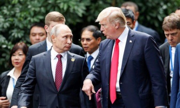 Полноформатная встреча Трампа и Путина в Париже не состоится из-за просьбы Макрона, - СМИ