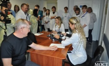 В больнице им. Мечникова врачи массово сделали прививку от гриппа (ФОТО)