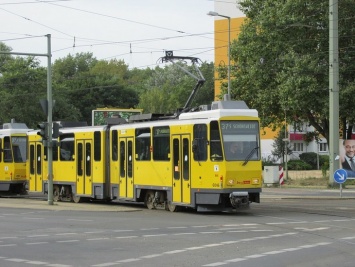 Во Львове решили проблему с дверьми в б/у трамваях из Берлина