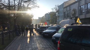 Владельцы нерастаможенных авто снова перекрыли центр Киева