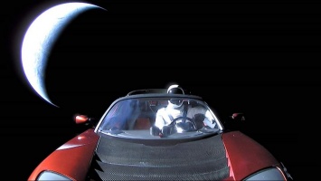 Запущенная в космос Tesla Roadster достигла орбиты Марса