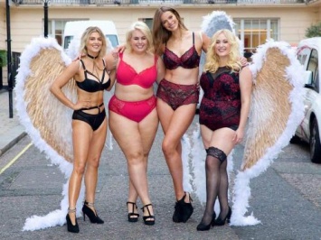 Модели всех форм организовали показ в протест «ангелам» Victoria Secret