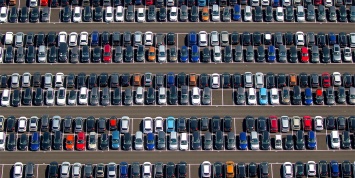 В октябре продажи автомобилей выросли на 8,2%