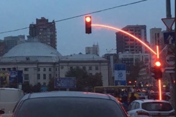 В Киеве вандалы сломали пять светофоров