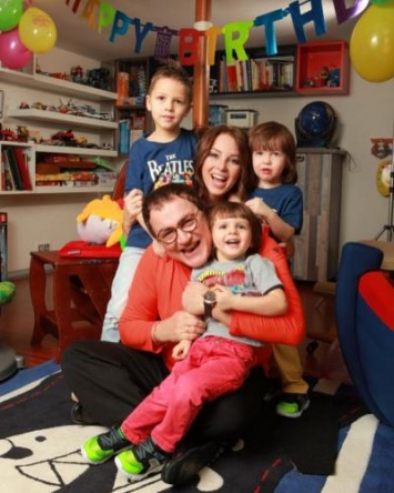 «Будет дочка»: Жена Дмитрия Диброва Полина может скрывать четвертую беременность - фанаты