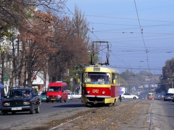 Сегодня трамваи в Днепре будут ходить реже: узнай, что случилось