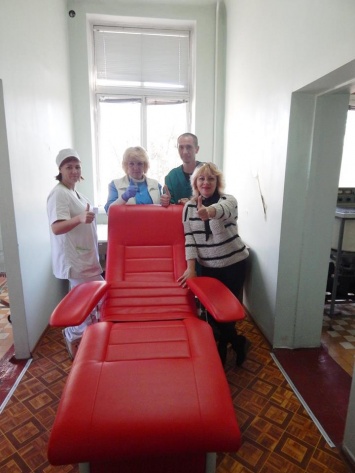 Новое донорское кресло для Центра крови