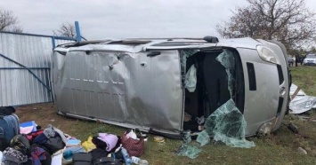 В Крыму микроавтобус с детьми попал в серьезную аварию