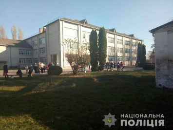 Подросток в Киевской области распылил газ в школе, девять детей госпитализированы - полиция