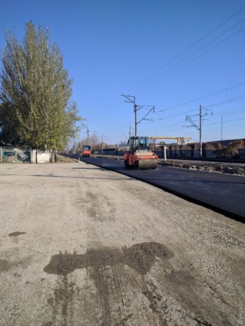 В Одессе асфальтируют альтернативную дорогу на поселок Котовского