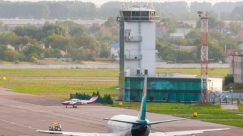 В "Киеве" и "Борисполе" массово отменяют и задерживают авиарейсы