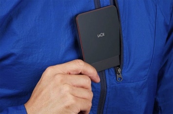 LaCie Portable SSD выпускается в емкостях 500 ГБ, 1 ТБ и 2 ТБ