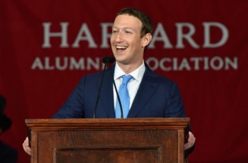 Цукерберг вступил в тайное Facebook-сообщество с мемами про Гарвард и поообщался с подписчиками