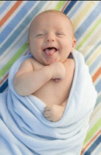 Детский смех отличается от смеха взрослого и очень похож на смех обезьян