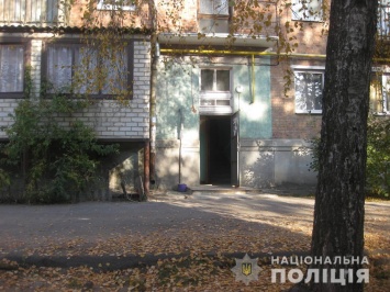 В Харькове жители многоэтажки заглянули к соседям и увидели страшное (фото)