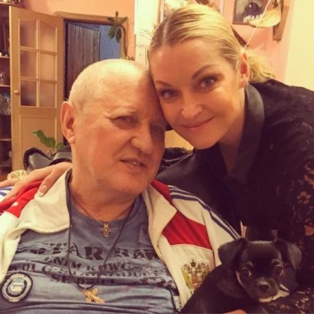 «Наживалась на инвалиде»: Волочкова выставила за дверь гражданскую жену отца