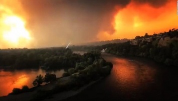 Масштабные пожары в Калифорнии: Ким Кардашьян была среди эвакуированных (фото)