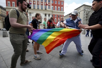 В Москве напали на волонтеров отмененной конференции ЛГБТ+