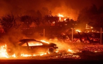 Огонь уничтожает Калифорнию, число жертв выросло вдвое: фото сокрушительного пожара