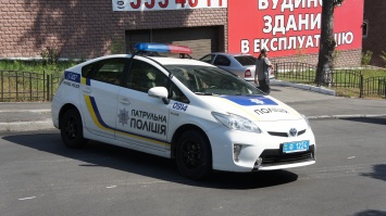 В Киеве на Воздухофлотском Mazda на скорости влетела в подземный переход