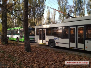 В центре Николаева остановились троллейбусы - пропало электричество
