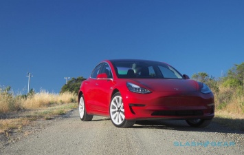 Tesla выпускает Track Mode для Model 3 для любителей скорости