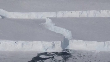 В Антарктиде появился новый крупный айсберг (фото)