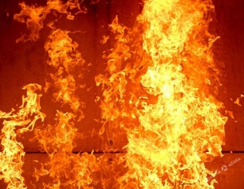 Утренний пожар в Черноморске: горели два автомобиля