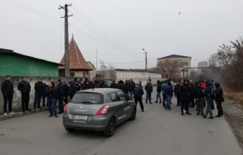 Владельцы авто на еврономерах заблокировали работу таможни в Ивано-Франковске