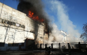В России горел завод по производству жидкости для розжига