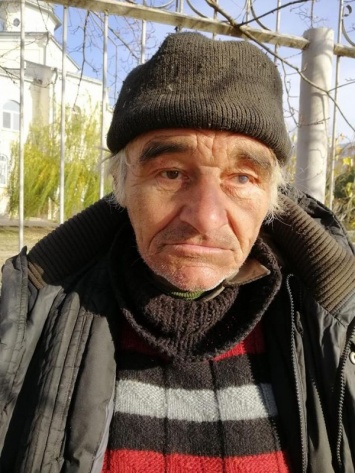 В Херсоне слепой пенсионер по вине родственников оказался на улице
