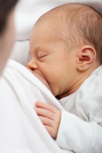 ВОЗ призывает мамочек кормить детей грудью до двух лет