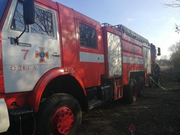 На Тираспольском шоссе горел пункт приема бытового мусора - тушили 3 пожарных экипажа