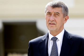 Премьер Чехии отрицает насильственный вывоз сына в Крым
