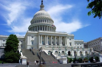 Конгресс США отложит принятие новых санкций против России - Bloomberg