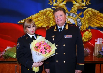 В МВД выбрали самую красивую сотрудницу крымского МВД