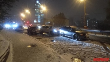 Из-за непогоды количество ДТП в Киеве увеличилось почти до 500