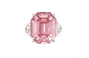 Самый дорогой розовый бриллиант продан на аукционе Christie's