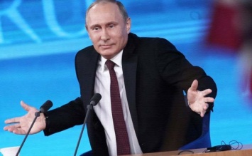 Путина опозорили во время встречи с женщиной: Мнется у трапа, а выйти не может