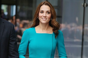 Кейт Миддлтон в ярком платье и принц Уильям посетили офис BBC Лондоне