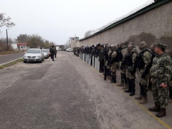 В Николаевском СИЗО провели общие обыски - заключенные напали на охрану
