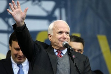 Семья Маккейна поддерживает идею назвать одну из улиц Киева в честь сенатора, - Киевсовет
