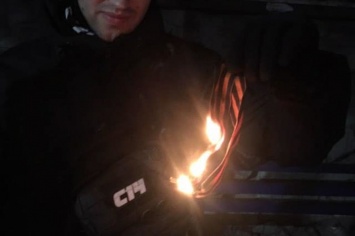 В Киеве сожгли «георгиевскую» ленту на глазах россиян