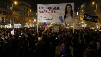 Протесты в Чехии: на улицы Праги вышли тысячи людей