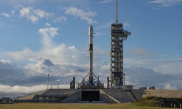SpaceX успешно запустила ракету Falcon 9 с катарским спутником