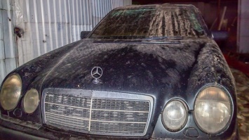 В Днепре на Балашовской сгорел Mercedes