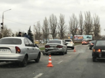 На запорожской Набережной столкнулись три авто (Фото)