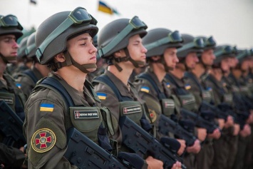 В Харькове ищут желающих служить в армии