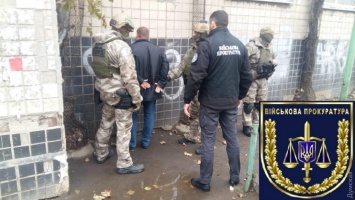 В Одессе задержали военного моряка, который торговал боеприпасами