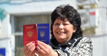 Крымчане возмущены: в РФ не признают выданные оккупантами российские паспорта